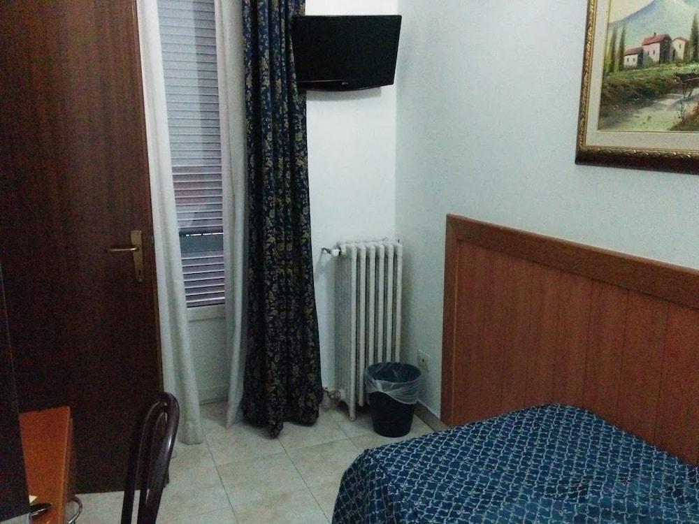 Hotel Aurelia Milano Centrale Luaran gambar