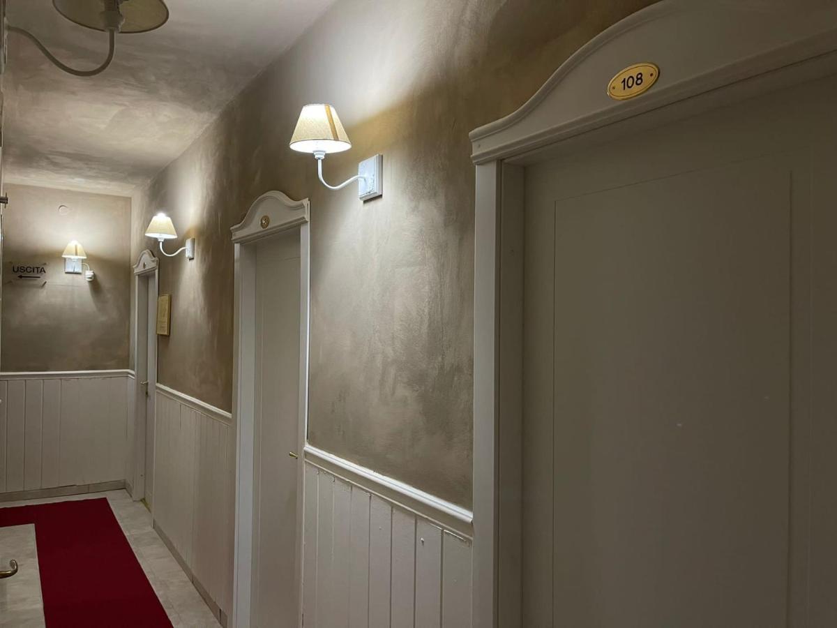 Hotel Aurelia Milano Centrale Luaran gambar