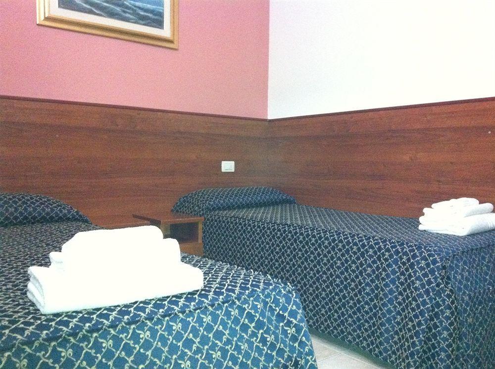 Hotel Aurelia Milano Centrale Luaran gambar