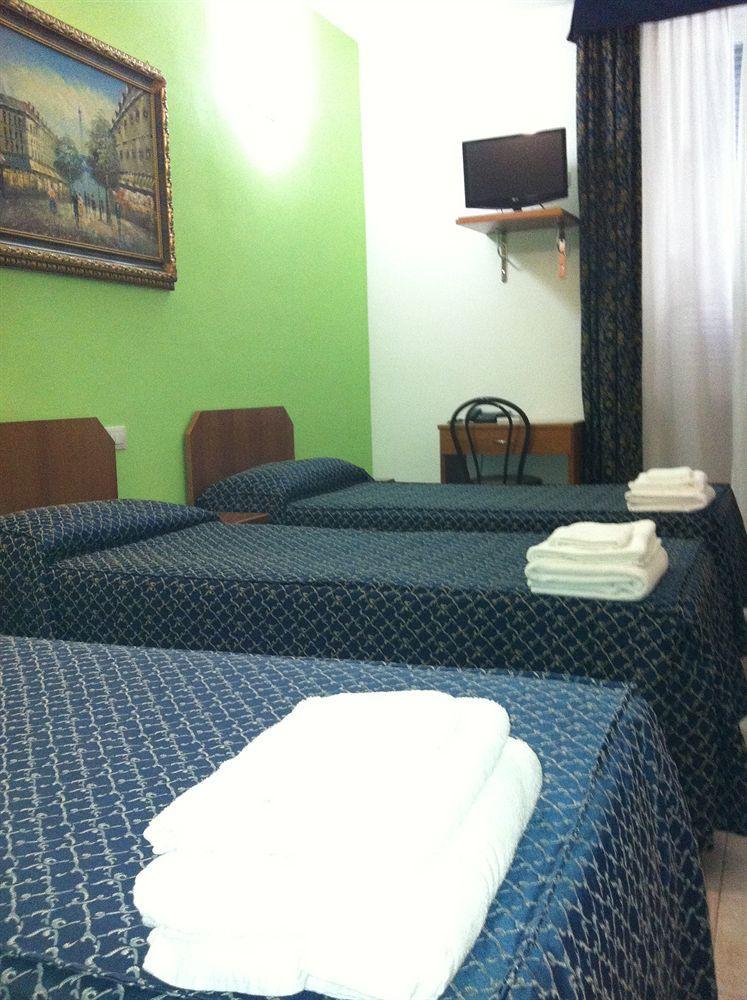 Hotel Aurelia Milano Centrale Luaran gambar