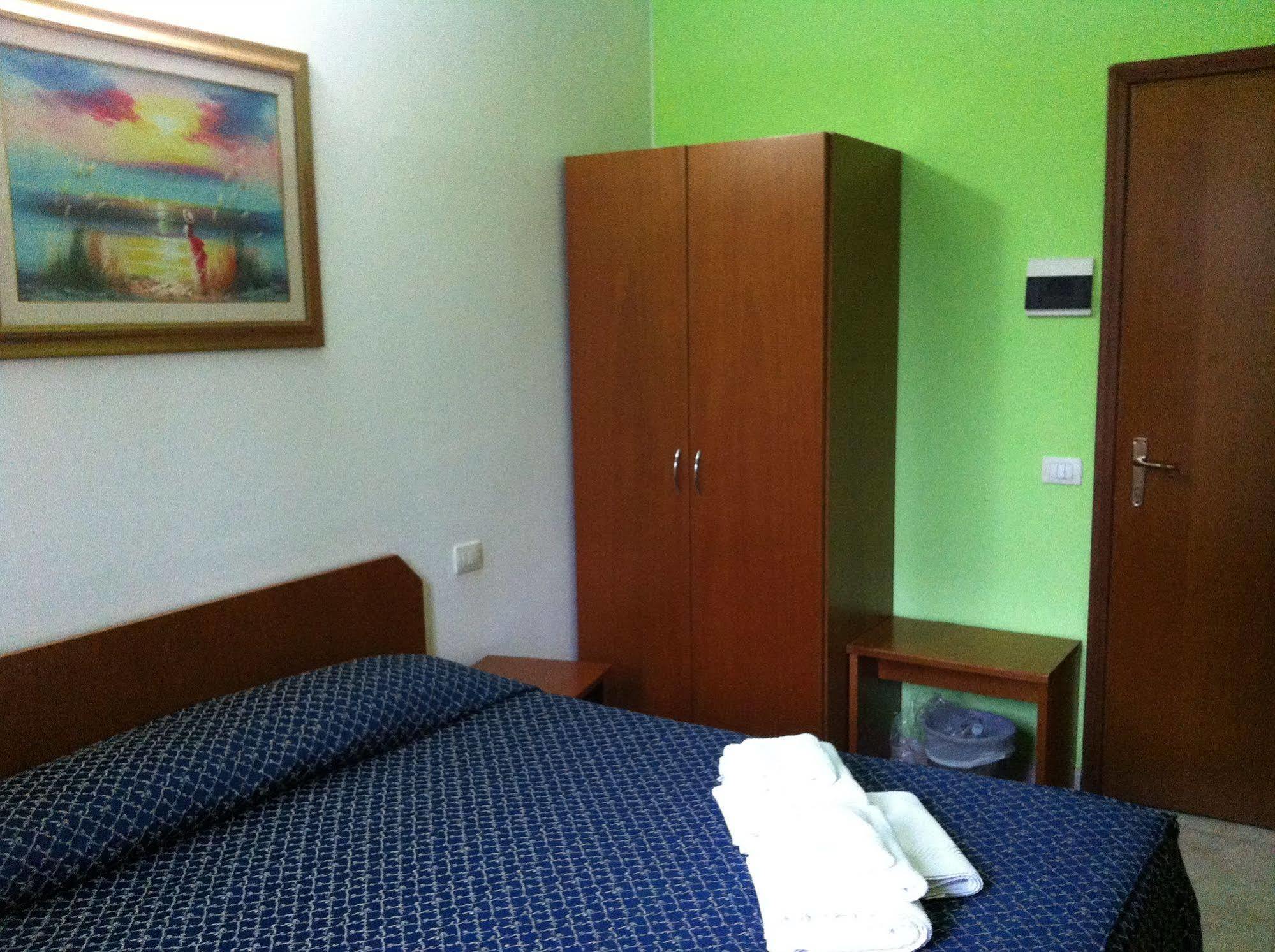 Hotel Aurelia Milano Centrale Luaran gambar