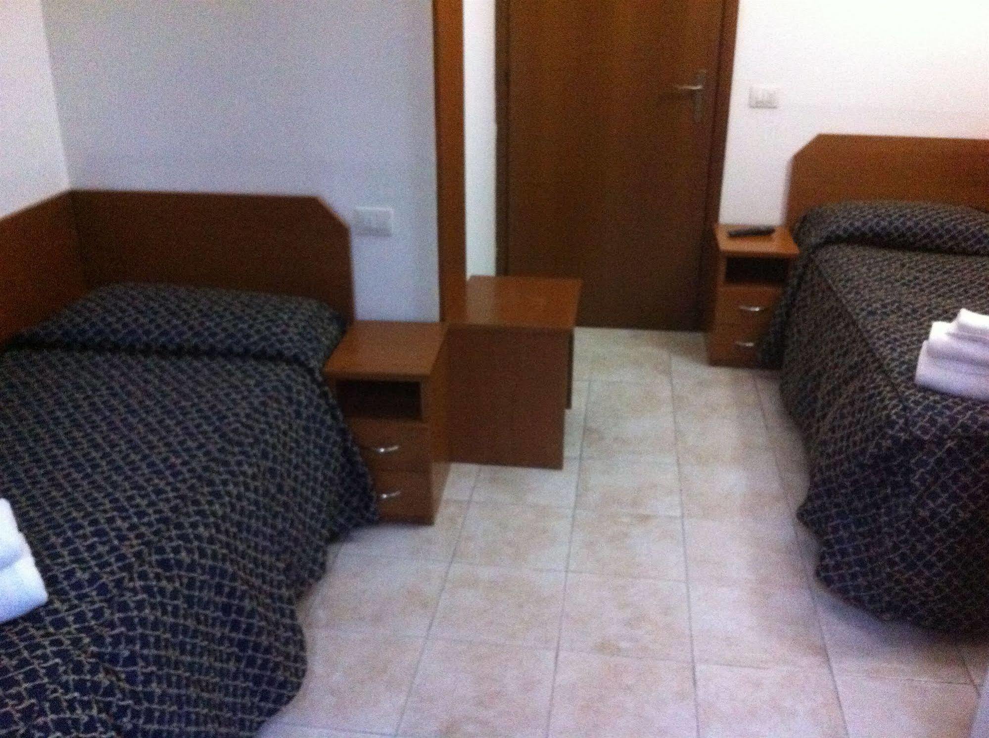 Hotel Aurelia Milano Centrale Luaran gambar