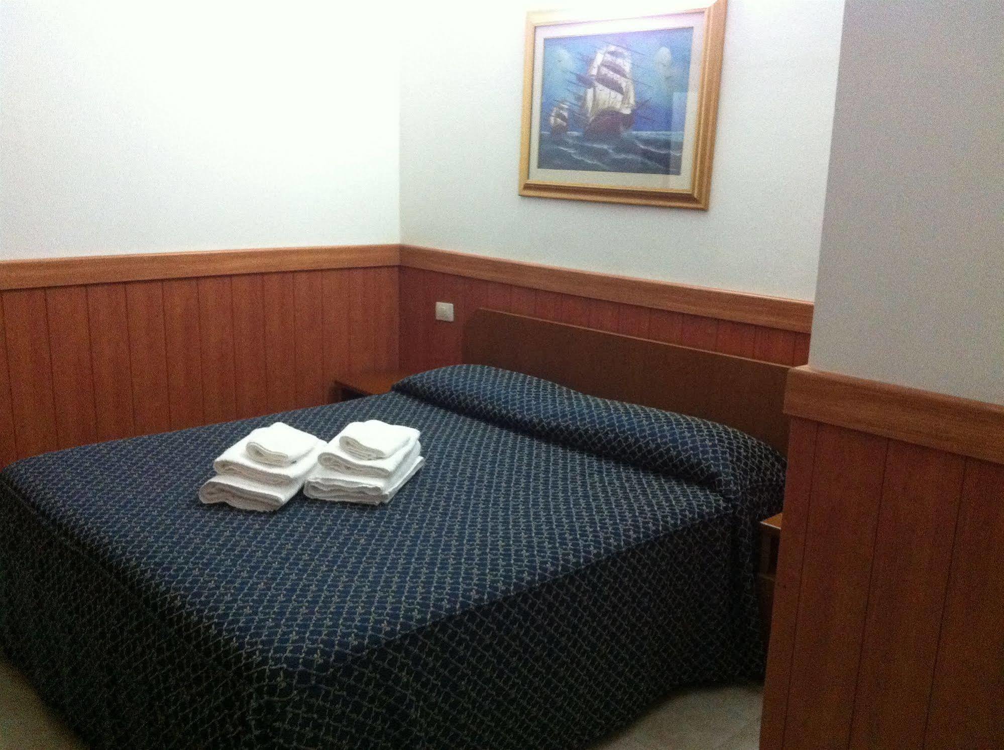 Hotel Aurelia Milano Centrale Luaran gambar